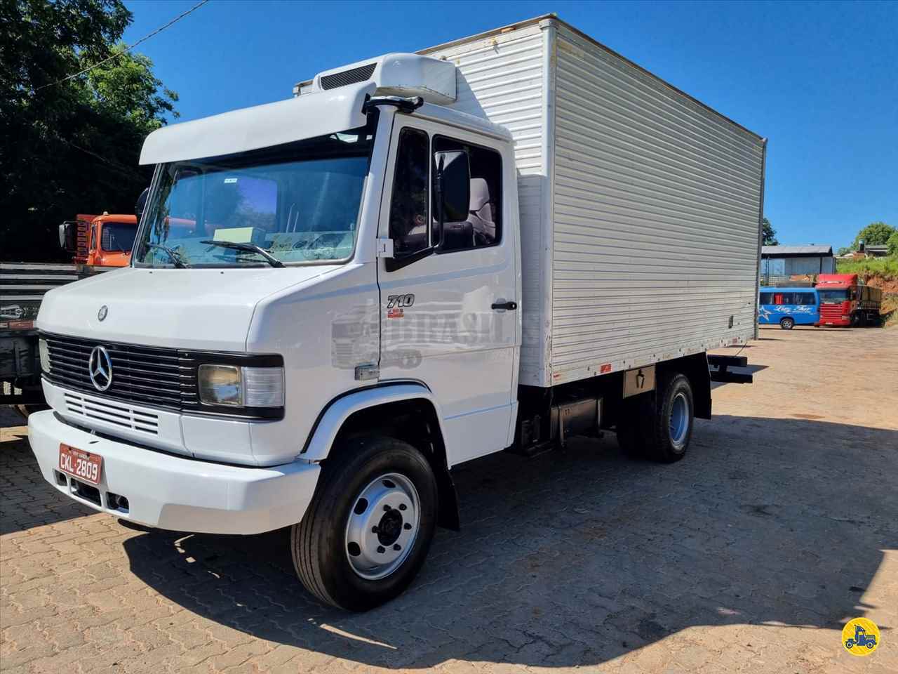 CAMINHAO MERCEDES-BENZ MB 710 Baú Furgão 3/4 4x2 Brasil Sul Caminhões PORTAO RIO GRANDE DO SUL RS